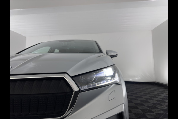 Škoda ENYAQ iV 80 (INCL-BTW) *AUT | LEATHER-FABRIC | FULL-LED | DIGI-COCKPIT | CAMERA | KEYLESS | NAVI-FULLMAP | AMBIENTLIGHT | ECC | HEATED-COMFORTSEATS | DAB+ | PDC | CRUISE | CARPLAY | 17"ALU*
