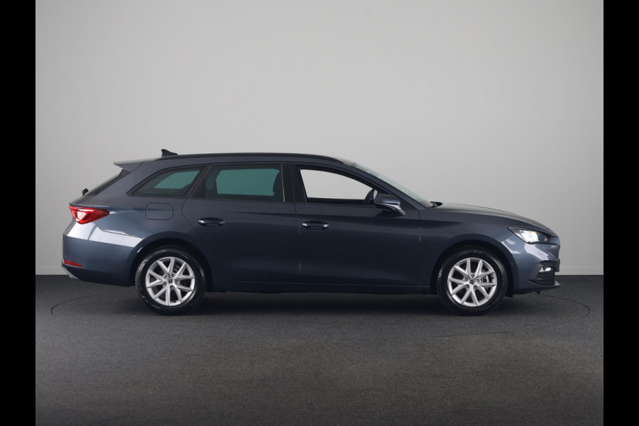 Seat Leon Sportstourer 1.5 eTSI Style Business Intense |Matrix Led | Adaptieve Cruise Control | Draadloze Carplay | Magnetic tech Metallic | HERGEWAARDEERD