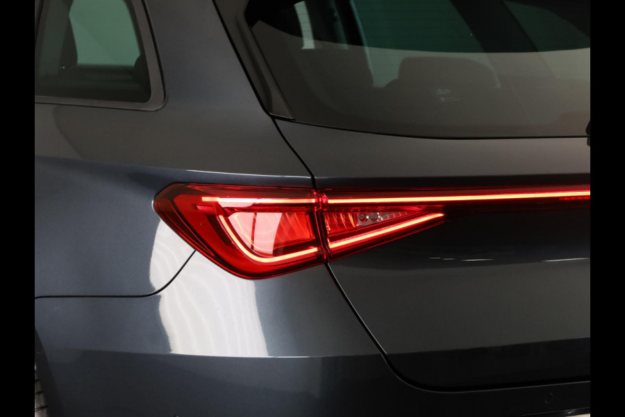 Seat Leon Sportstourer 1.5 eTSI Style Business Intense |Matrix Led | Adaptieve Cruise Control | Draadloze Carplay | Magnetic tech Metallic | HERGEWAARDEERD