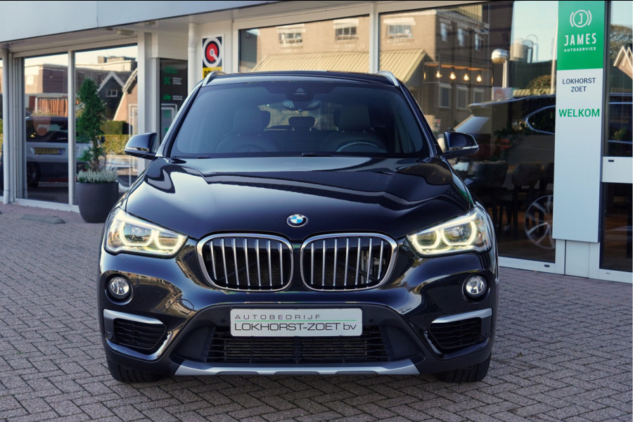 BMW X1 sDrive20i Orange Edition II | Panorama | Trekhaak | ACC | Leer | H/K