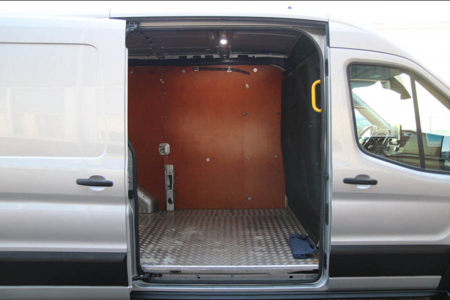Ford Transit 350 2.0 TDCI L2H2 Trend MHEV 130PK / Sync 3 / Dealer onderhoudsbeurt