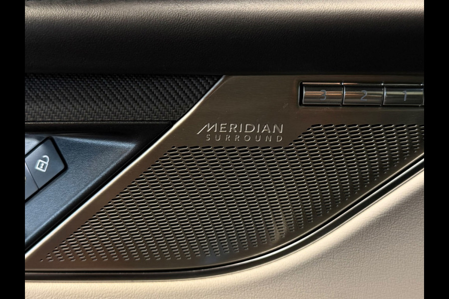 Jaguar F-Pace 5.0 P550 V8 SVR Speciale lak SVO Ultra Metallic Trekhaak Meridian Carbon Pano CameraDealer Onderhouden