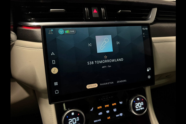 Jaguar F-Pace 5.0 P550 V8 SVR Speciale lak SVO Ultra Metallic Trekhaak Meridian Carbon Pano CameraDealer Onderhouden