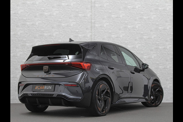 CUPRA Born e-Boost 231PK 62 kWh | Panorama | Dynamic-Pakket | 20'' Blizzard | ACC | Dodehoek | Copper-Details | Keyless | Sfeerverlichting | LED | Pilot M+ | Tech-L Pakket | Carplay | Stuurverwarming | Interieur-Voorverwarming | Getint Glas | Draadloos Laden |