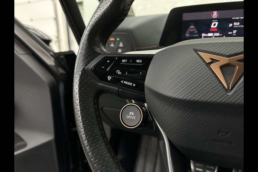 CUPRA Born e-Boost 231PK 62 kWh | Panorama | Dynamic-Pakket | 20'' Blizzard | ACC | Dodehoek | Copper-Details | Keyless | Sfeerverlichting | LED | Pilot M+ | Tech-L Pakket | Carplay | Stuurverwarming | Interieur-Voorverwarming | Getint Glas | Draadloos Laden |