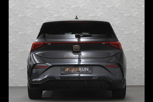 CUPRA Born e-Boost 231PK 62 kWh | Panorama | Dynamic-Pakket | 20'' Blizzard | ACC | Dodehoek | Copper-Details | Keyless | Sfeerverlichting | LED | Pilot M+ | Tech-L Pakket | Carplay | Stuurverwarming | Interieur-Voorverwarming | Getint Glas | Draadloos Laden |