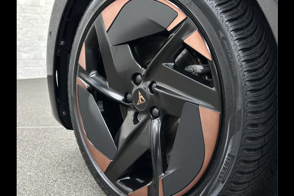 CUPRA Born e-Boost 231PK 62 kWh | Panorama | Dynamic-Pakket | 20'' Blizzard | ACC | Dodehoek | Copper-Details | Keyless | Sfeerverlichting | LED | Pilot M+ | Tech-L Pakket | Carplay | Stuurverwarming | Interieur-Voorverwarming | Getint Glas | Draadloos Laden |