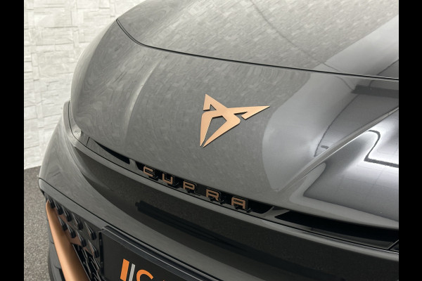 CUPRA Born e-Boost 231PK 62 kWh | Panorama | Dynamic-Pakket | 20'' Blizzard | ACC | Dodehoek | Copper-Details | Keyless | Sfeerverlichting | LED | Pilot M+ | Tech-L Pakket | Carplay | Stuurverwarming | Interieur-Voorverwarming | Getint Glas | Draadloos Laden |