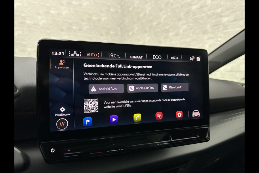 CUPRA Born e-Boost 231PK 62 kWh | Panorama | Dynamic-Pakket | 20'' Blizzard | ACC | Dodehoek | Copper-Details | Keyless | Sfeerverlichting | LED | Pilot M+ | Tech-L Pakket | Carplay | Stuurverwarming | Interieur-Voorverwarming | Getint Glas | Draadloos Laden |