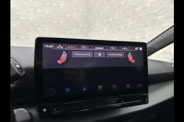 CUPRA Born e-Boost 231PK 62 kWh | Panorama | Dynamic-Pakket | 20'' Blizzard | ACC | Dodehoek | Copper-Details | Keyless | Sfeerverlichting | LED | Pilot M+ | Tech-L Pakket | Carplay | Stuurverwarming | Interieur-Voorverwarming | Getint Glas | Draadloos Laden |