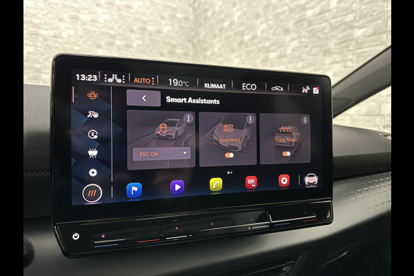 CUPRA Born e-Boost 231PK 62 kWh | Panorama | Dynamic-Pakket | 20'' Blizzard | ACC | Dodehoek | Copper-Details | Keyless | Sfeerverlichting | LED | Pilot M+ | Tech-L Pakket | Carplay | Stuurverwarming | Interieur-Voorverwarming | Getint Glas | Draadloos Laden |