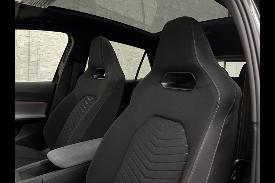 CUPRA Born e-Boost 231PK 62 kWh | Panorama | Dynamic-Pakket | 20'' Blizzard | ACC | Dodehoek | Copper-Details | Keyless | Sfeerverlichting | LED | Pilot M+ | Tech-L Pakket | Carplay | Stuurverwarming | Interieur-Voorverwarming | Getint Glas | Draadloos Laden |