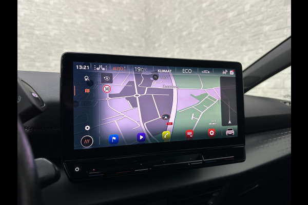 CUPRA Born e-Boost 231PK 62 kWh | Panorama | Dynamic-Pakket | 20'' Blizzard | ACC | Dodehoek | Copper-Details | Keyless | Sfeerverlichting | LED | Pilot M+ | Tech-L Pakket | Carplay | Stuurverwarming | Interieur-Voorverwarming | Getint Glas | Draadloos Laden |