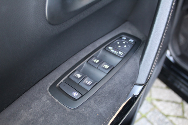 Renault Kadjar 1.3-140pk TCe Black Edition AUTOMAAT ! Zeer nette en luxe Renault Kadjar, slechts 103389 KM, Trekhaak, Led, Climate Controle, Cruise Controle,