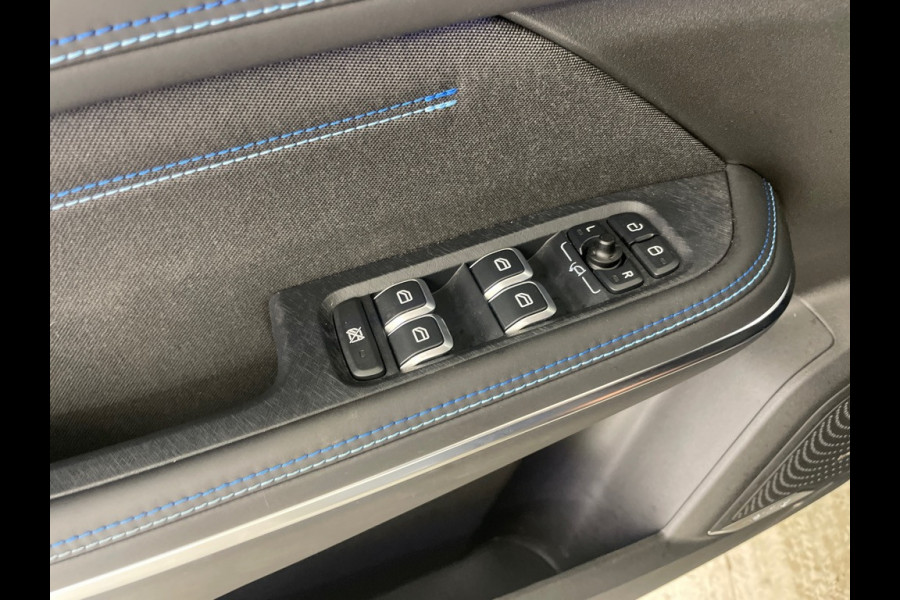 Lynk & Co 01 1.5 262pk Plug-in Adapt.Cruise 360° Carplay Pano. PHEV