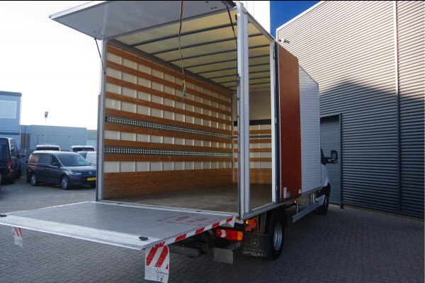 Mercedes-Benz Sprinter 516 2.2 CDI N1! DUBBELLUCHT BAKWAGEN, LAADKLEP, ZIJDEUR, AUT. 3-ZITS, 3.5T TREKHAAK, CLIMA, NAVI, CRUISE, MEUBELBAK. NL AUTO, NA