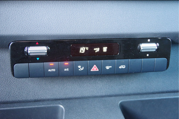 Mercedes-Benz Sprinter 516 2.2 CDI N1! DUBBELLUCHT BAKWAGEN, LAADKLEP, ZIJDEUR, AUT. 3-ZITS, 3.5T TREKHAAK, CLIMA, NAVI, CRUISE, MEUBELBAK. NL AUTO, NA