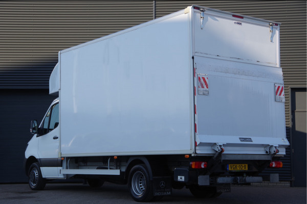 Mercedes-Benz Sprinter 516 2.2 CDI N1! DUBBELLUCHT BAKWAGEN, LAADKLEP, ZIJDEUR, AUT. 3-ZITS, 3.5T TREKHAAK, CLIMA, NAVI, CRUISE, MEUBELBAK. NL AUTO, NA