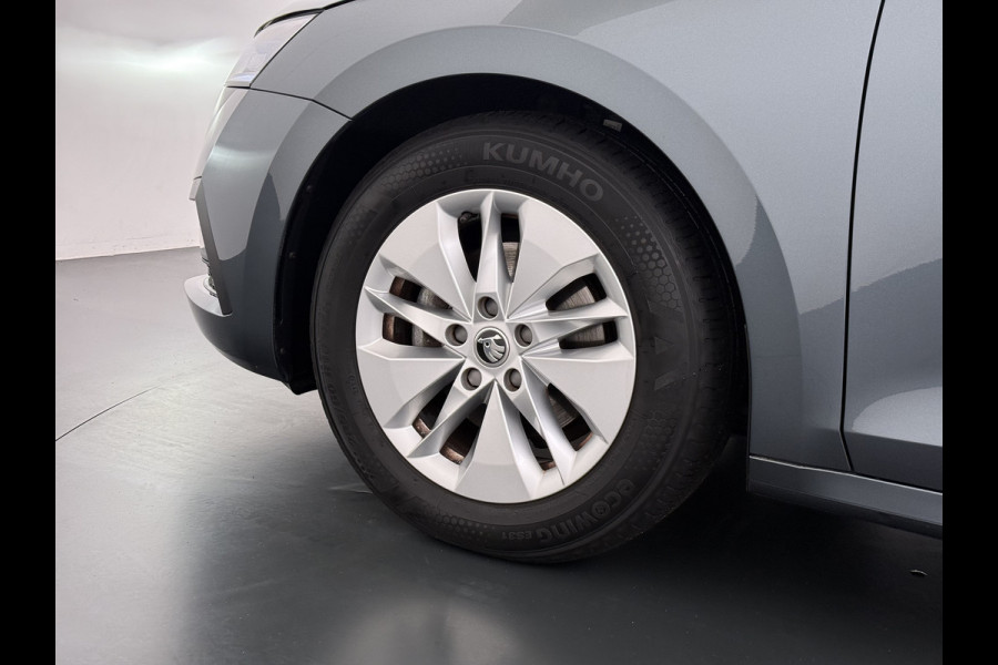 Škoda Octavia Combi 1.0 e-TSI Automaat Sportstoelen Adap.Cruise Navi Stuurverwarming Virtual Cockpit Ecc Pdc Apple Carplay/Android Auto Sport  Travel-pakket Led P-Assist Lane Assist Isofix Keyless-go 1e Eigenaar Origineel Nederlandse Auto