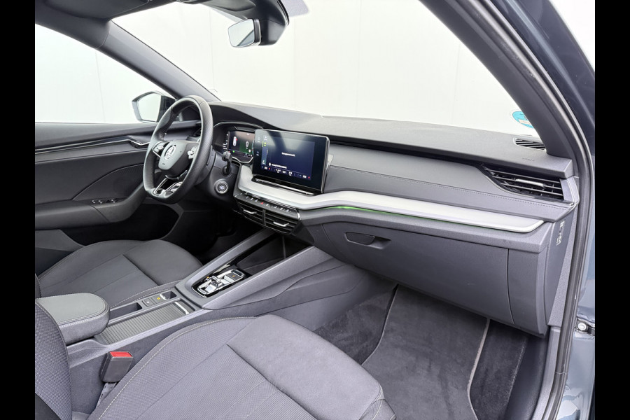 Škoda Octavia Combi 1.0 e-TSI Automaat Sportstoelen Adap.Cruise Navi Stuurverwarming Virtual Cockpit Ecc Pdc Apple Carplay/Android Auto Sport  Travel-pakket Led P-Assist Lane Assist Isofix Keyless-go 1e Eigenaar Origineel Nederlandse Auto