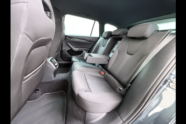 Škoda Octavia Combi 1.0 e-TSI Automaat Sportstoelen Adap.Cruise Navi Stuurverwarming Virtual Cockpit Ecc Pdc Apple Carplay/Android Auto Sport  Travel-pakket Led P-Assist Lane Assist Isofix Keyless-go 1e Eigenaar Origineel Nederlandse Auto