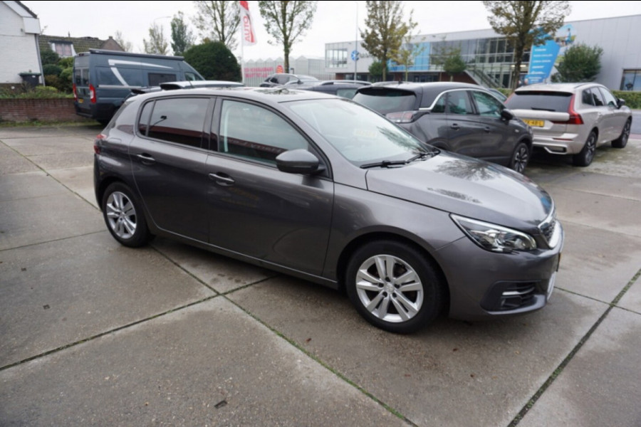 Peugeot 308 1.2 PureTech Blue Lease Executive Avantage