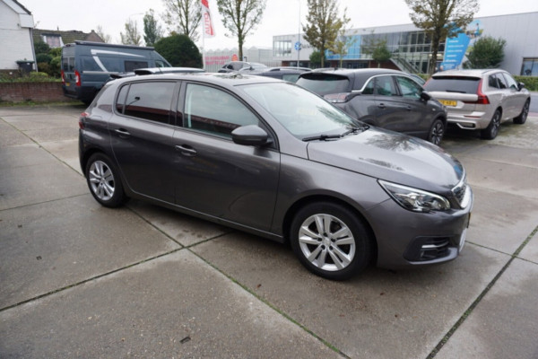 Peugeot 308 1.2 PureTech Blue Lease Executive Avantage