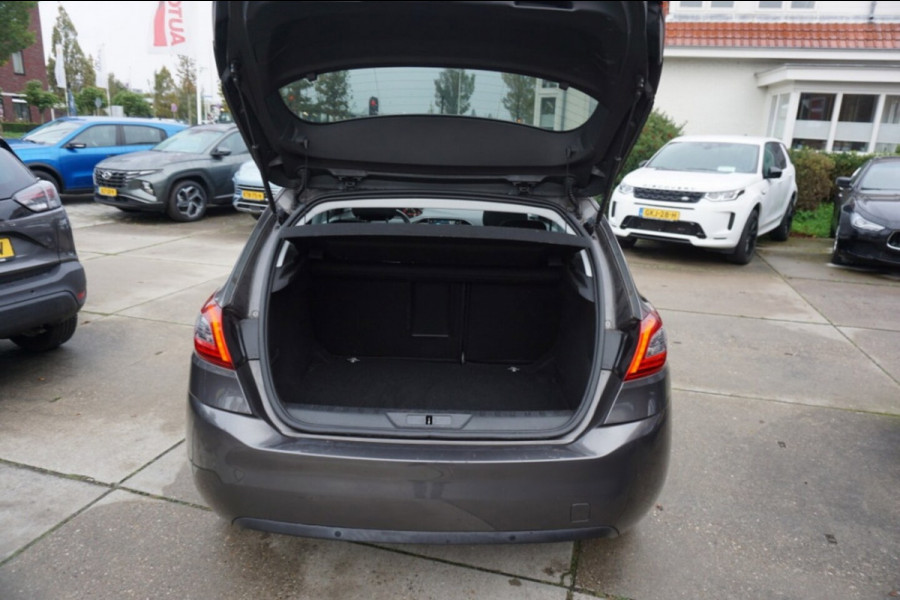 Peugeot 308 1.2 PureTech Blue Lease Executive Avantage