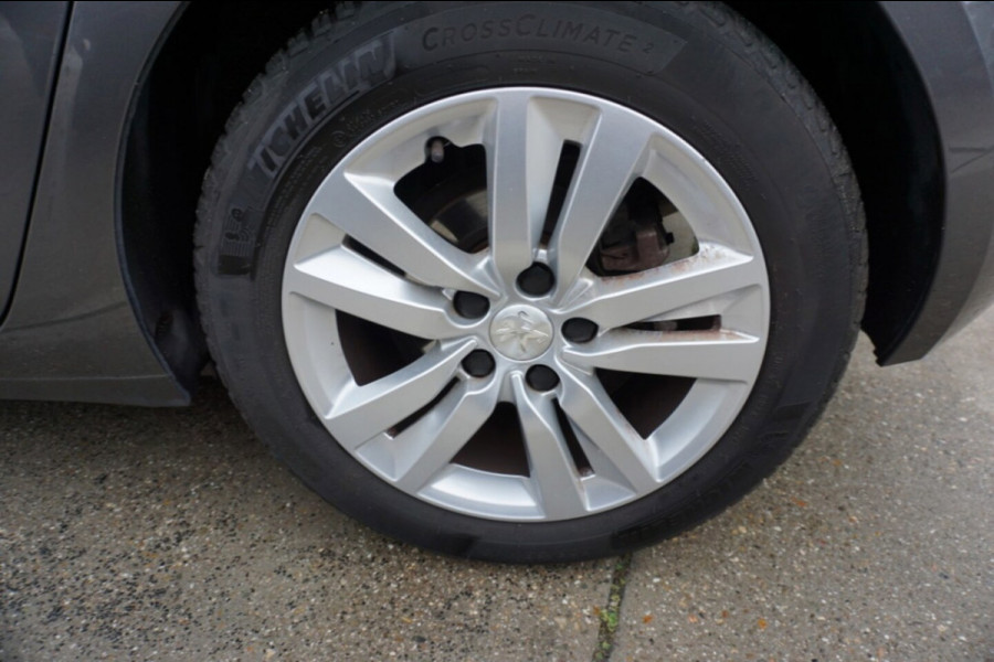 Peugeot 308 1.2 PureTech Blue Lease Executive Avantage