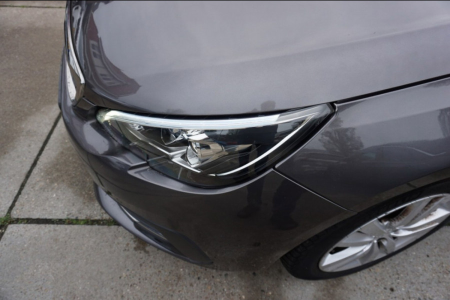 Peugeot 308 1.2 PureTech Blue Lease Executive Avantage