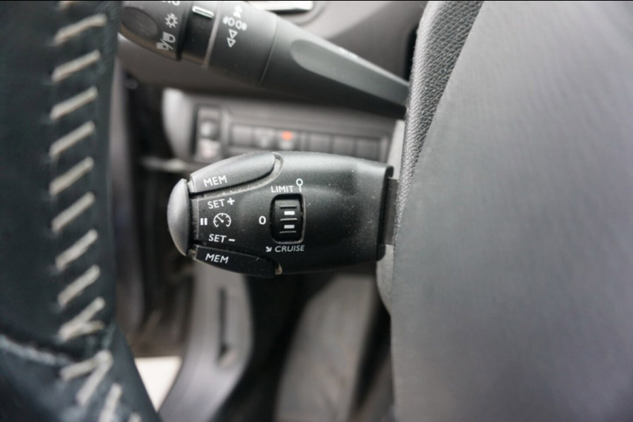 Peugeot 308 1.2 PureTech Blue Lease Executive Avantage