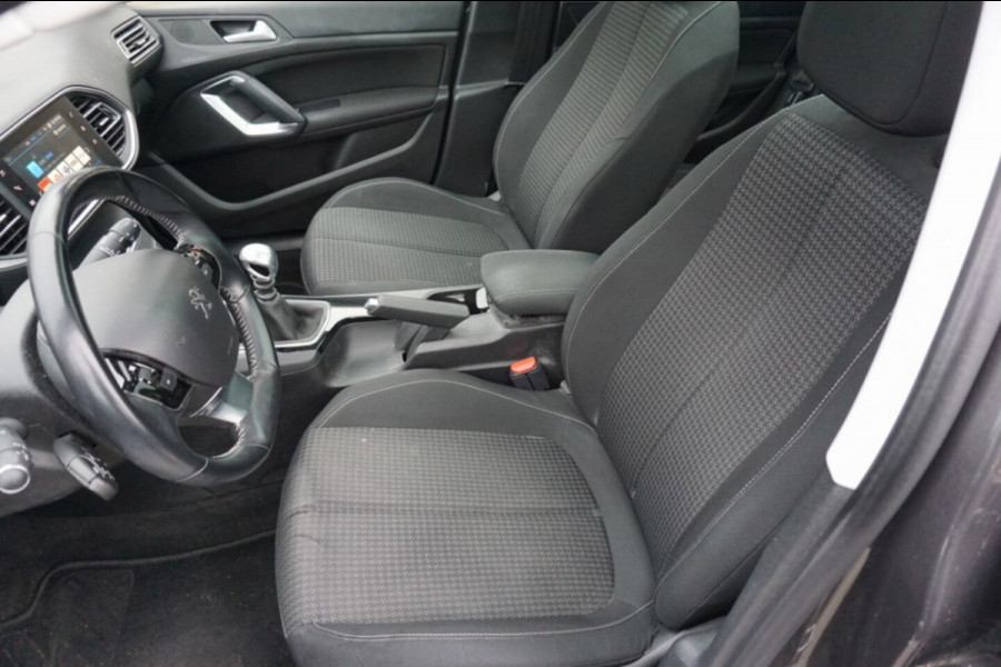 Peugeot 308 1.2 PureTech Blue Lease Executive Avantage