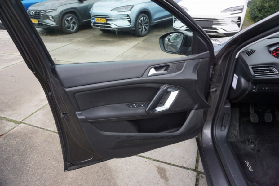 Peugeot 308 1.2 PureTech Blue Lease Executive Avantage