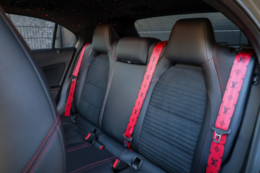 Mercedes-Benz A-Klasse AMG 45 4MATIC | STAGE 2 | PANO | ACC | STOELVERWARMING |