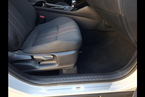 Toyota C-HR 1.8 Hybrid GR Sport | Trekhaak | 19'LM | Bindspot | LED | Two-Tone | Carplay |