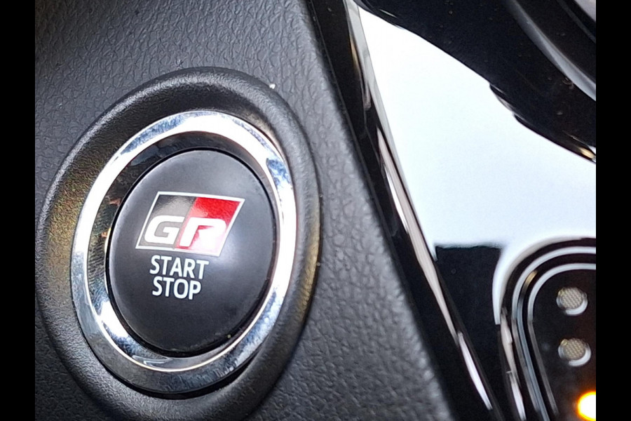 Toyota C-HR 1.8 Hybrid GR Sport | Trekhaak | 19'LM | Bindspot | LED | Two-Tone | Carplay |