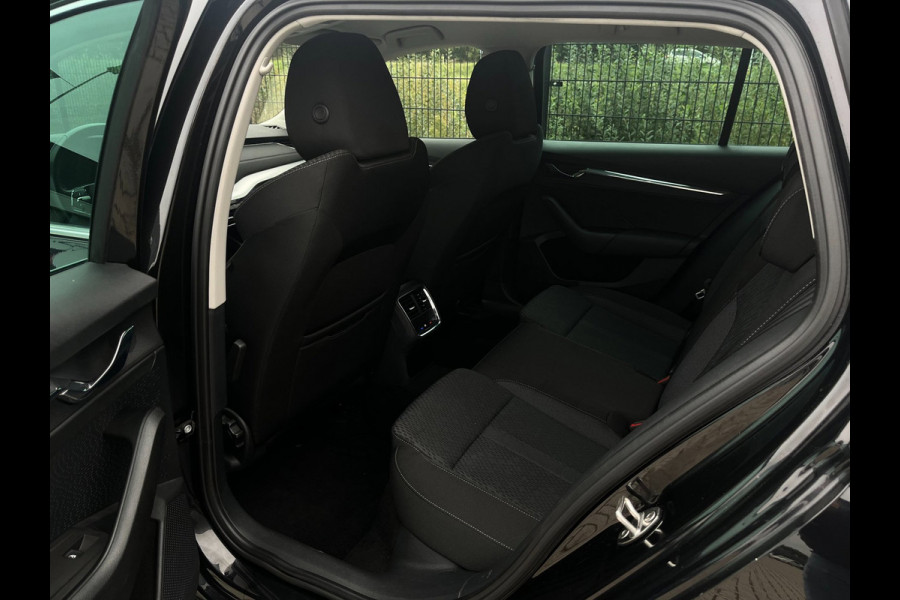 Škoda Octavia Combi 1.5 e-TSI Business Edition Plus | Carplay | Trekhaak | Stoel-/stuurverwarming
