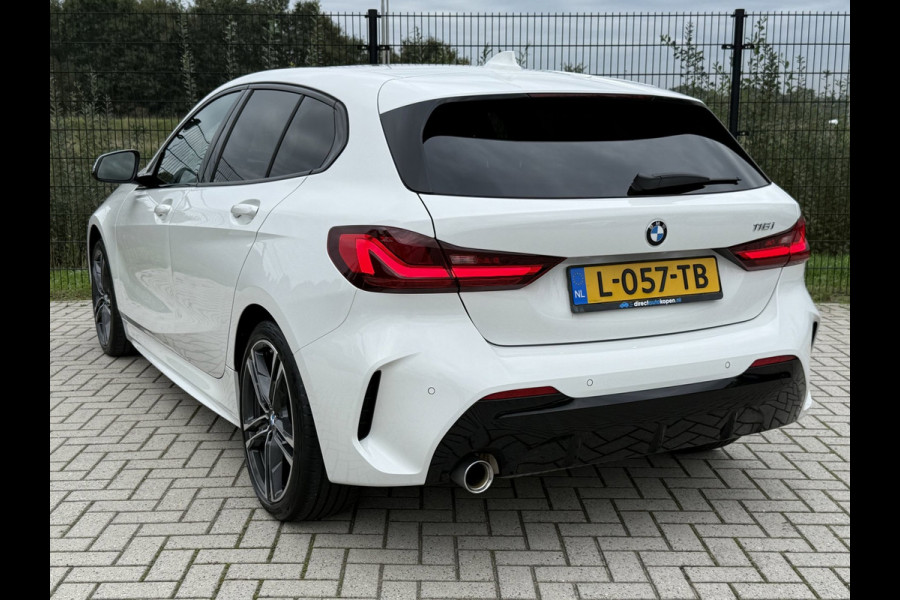 BMW 1-serie 116i High Executive M-Sport| PANO | Sport-/Schaalstoelen| M pakket | Carplay |
