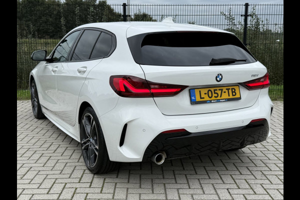BMW 1-serie 116i High Executive M-Sport| PANO | Sport-/Schaalstoelen| M pakket | Carplay |