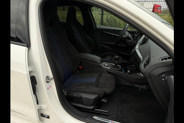 BMW 1-serie 116i High Executive M-Sport| PANO | Sport-/Schaalstoelen| M pakket | Carplay |