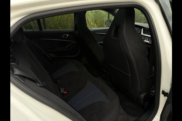 BMW 1-serie 116i High Executive M-Sport| PANO | Sport-/Schaalstoelen| M pakket | Carplay |