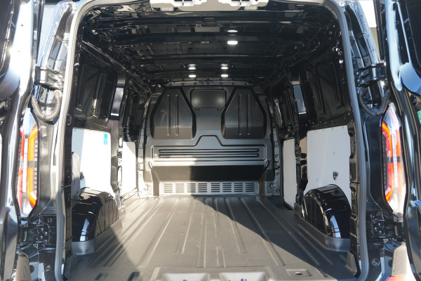 Ford E-Transit Custom 340 L2H1 Limited 71 kWh 218pk - ACC - 360 camera - Navigatie - Stoelverwarming - AGR bestuurdersstoel - Blind Spot - Rijklaar