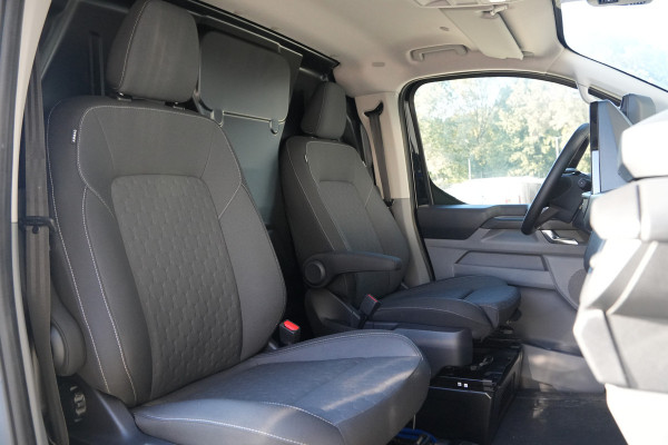 Ford E-Transit Custom 340 L2H1 Limited 71 kWh 218pk - ACC - 360 camera - Navigatie - Stoelverwarming - AGR bestuurdersstoel - Blind Spot - Rijklaar