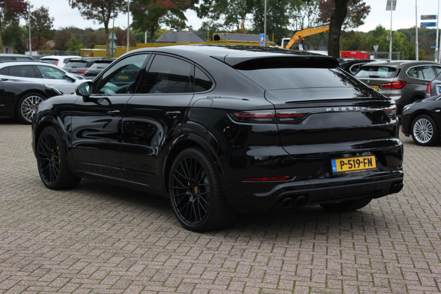 Porsche Cayenne Coupé 3.0 E-Hybrid / Trekhaak / Panoramadak / 360Camera / Luchtvering / 22'' / Leder / Sportchrono / CarPlay / Stoel+Stuurverwarming / Dodehoek / DAB / Cruise Control