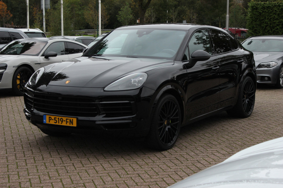 Porsche Cayenne Coupé 3.0 E-Hybrid / Trekhaak / Panoramadak / 360Camera / Luchtvering / 22'' / Leder / Sportchrono / CarPlay / Stoel+Stuurverwarming / Dodehoek / DAB / Cruise Control
