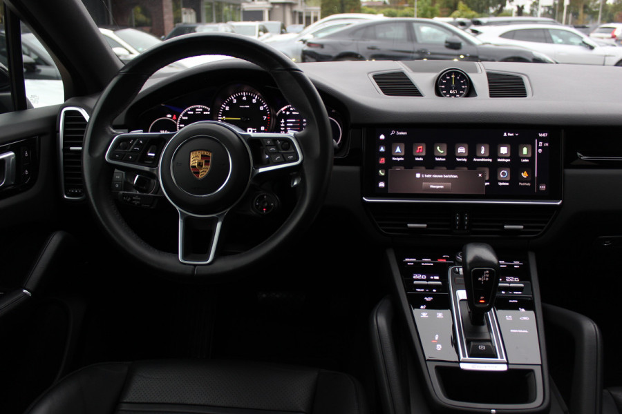 Porsche Cayenne Coupé 3.0 E-Hybrid / Trekhaak / Panoramadak / 360Camera / Luchtvering / 22'' / Leder / Sportchrono / CarPlay / Stoel+Stuurverwarming / Dodehoek / DAB / Cruise Control