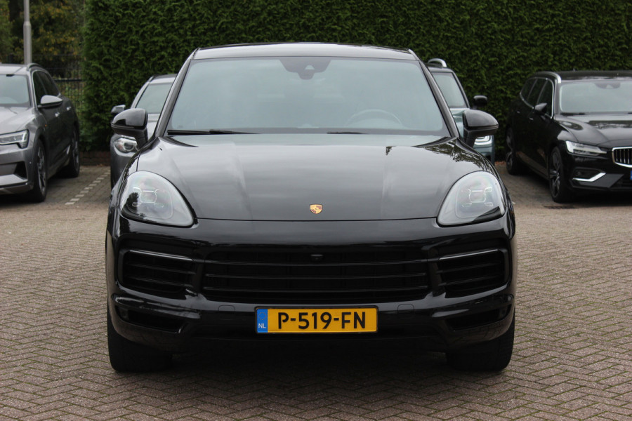 Porsche Cayenne Coupé 3.0 E-Hybrid / Trekhaak / Panoramadak / 360Camera / Luchtvering / 22'' / Leder / Sportchrono / CarPlay / Stoel+Stuurverwarming / Dodehoek / DAB / Cruise Control