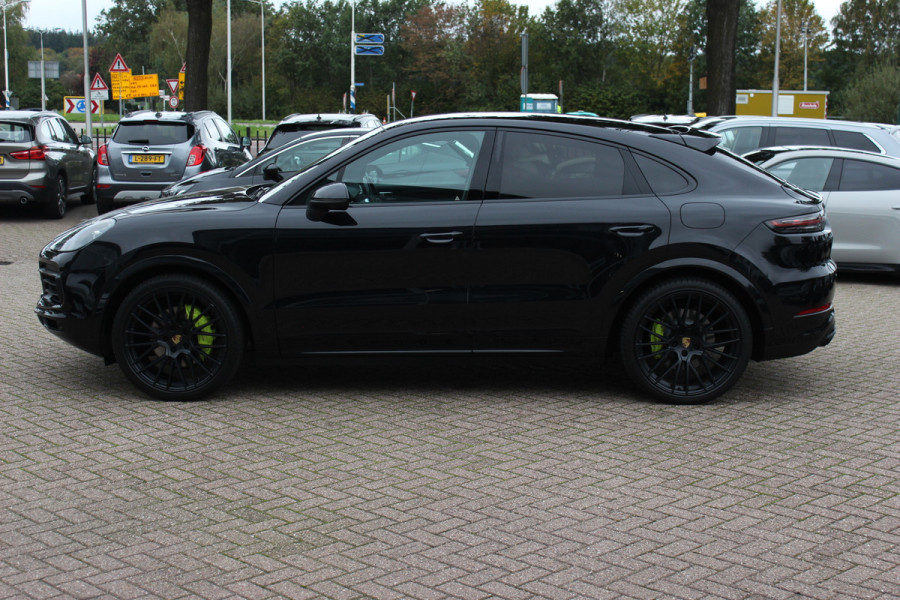Porsche Cayenne Coupé 3.0 E-Hybrid / Trekhaak / Panoramadak / 360Camera / Luchtvering / 22'' / Leder / Sportchrono / CarPlay / Stoel+Stuurverwarming / Dodehoek / DAB / Cruise Control