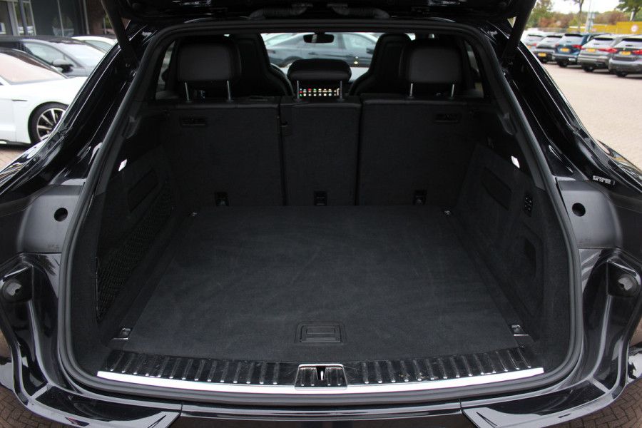Porsche Cayenne Coupé 3.0 E-Hybrid / Trekhaak / Panoramadak / 360Camera / Luchtvering / 22'' / Leder / Sportchrono / CarPlay / Stoel+Stuurverwarming / Dodehoek / DAB / Cruise Control