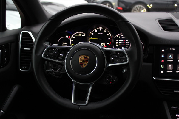 Porsche Cayenne Coupé 3.0 E-Hybrid / Trekhaak / Panoramadak / 360Camera / Luchtvering / 22'' / Leder / Sportchrono / CarPlay / Stoel+Stuurverwarming / Dodehoek / DAB / Cruise Control